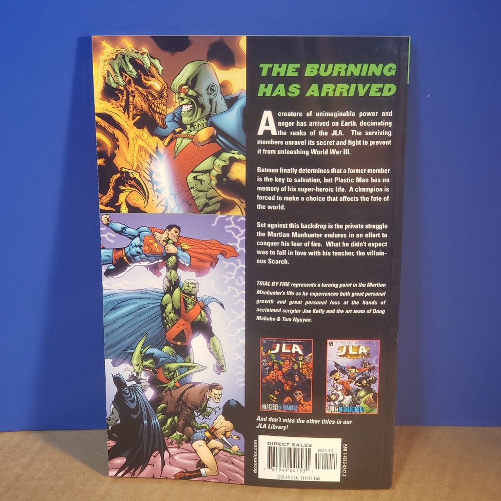 JLA comic - Picture 2 of 2